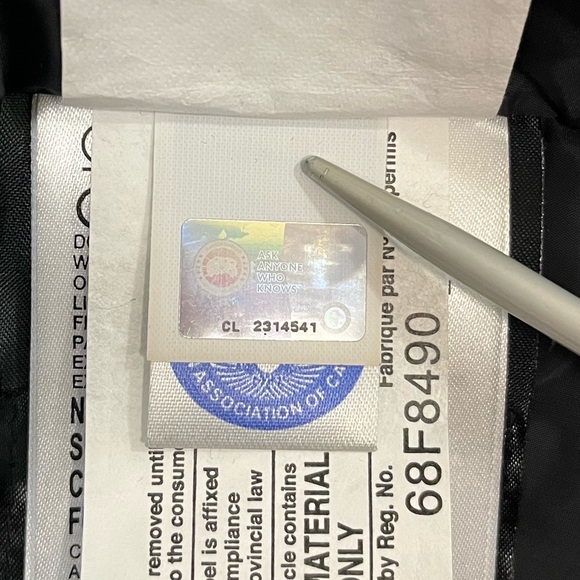 Canada Goose jacket - Picture 6 of 10